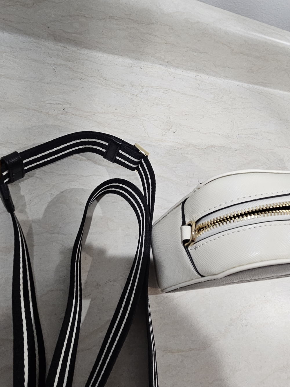 Kate Spade New York Black and White Crossbody Bag - Picture 4 of 10